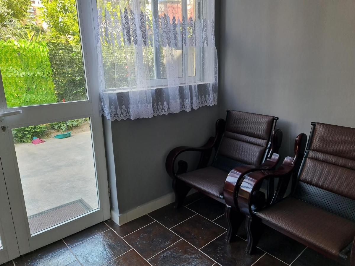 Jon'S Apartment Tirana Exterior photo
